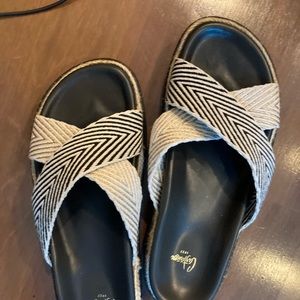 New Castaner slides - woven black and white